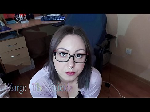 ❤️ Sexy Girl mit Brille saugt Dildo tief vor der Kamera ❌ Porno fb bei uns ❌❤