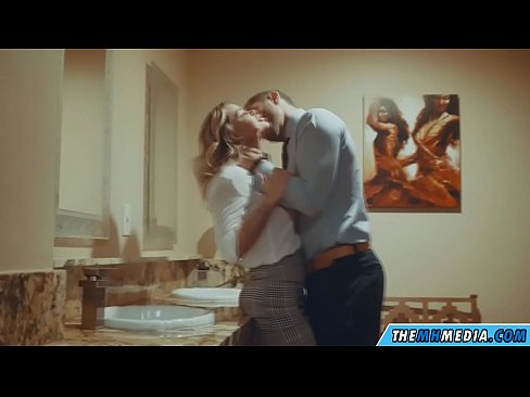 ❤️ Wenn eine vollbusige Blondine dich in einer öffentlichen Toilette verführt ❌ Porno fb bei uns ❌❤